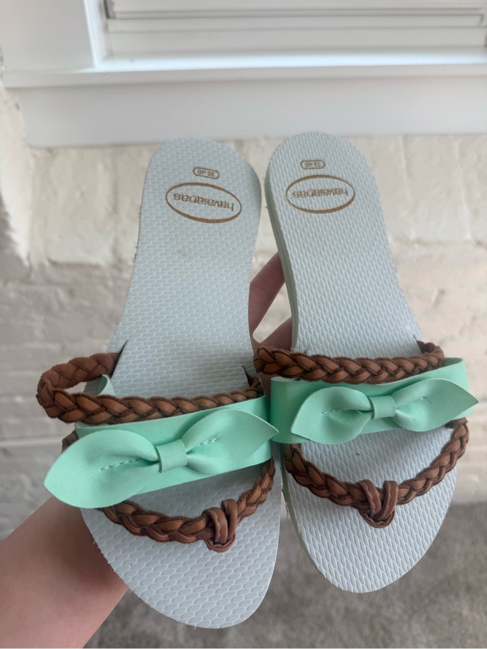 Havaianas Mint Green Bow Slide Sandals with Brown Braided Straps